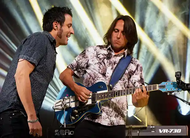 Juan y Javier Serrano en concierto